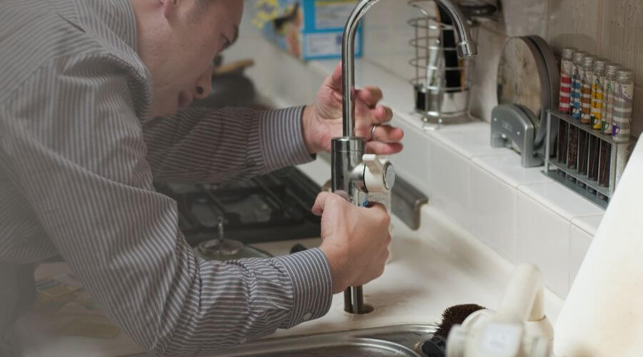 Expert burst pipe repair services in Bellmont, IL